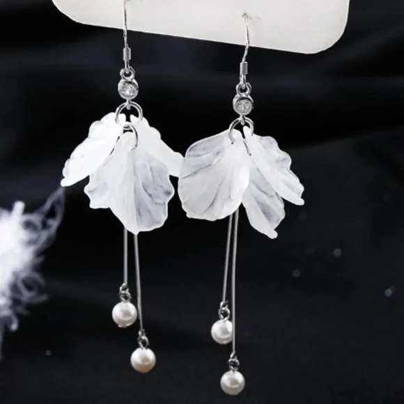 White Petal Flower Earrings Boho Statement Dangle Drop Flower Pearl Earrings - Picture 2 of 7